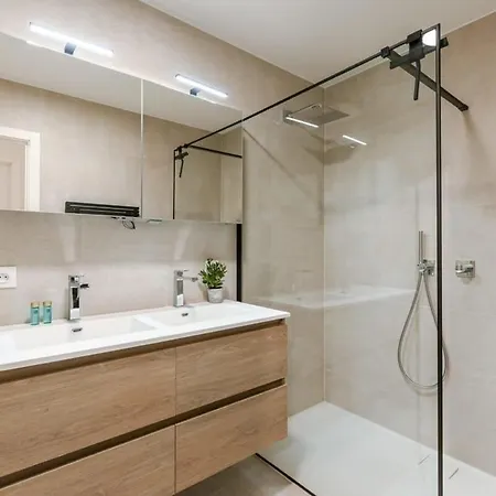 Casiola - Beautiful Overlooking The Marina With Parking Apartment