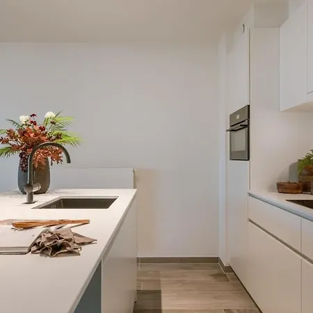 Casiola - Beautiful Overlooking The Marina With Parking Apartmán *